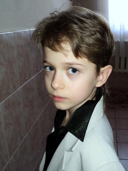 Караваев Саша - победитель в номинации солист ( 8 - 10 лет )